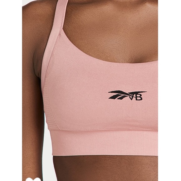 Reebok x Victoria Beckham
RBK VB Seamless Leggings & RBK VB Seamless Bra - Picture 4 of 11